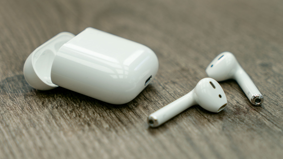 Какие айрподсы лучше. Apple AIRPODS 2. Apple AIRPODS 1. Apple AIRPODS Pro 2. Apple AIRPODS 2.1.